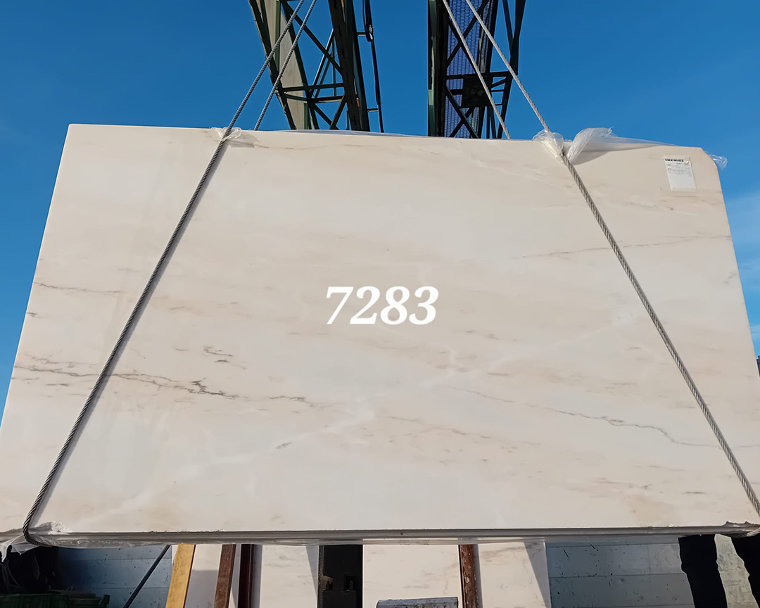 lastre di Rosa Portogallo disponibili nel deposito Silfra Travertino