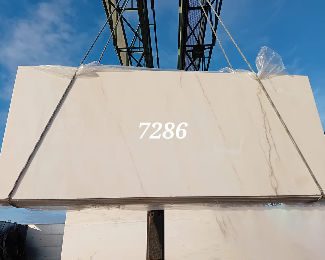 lastre di Rosa Portogallo disponibili nel deposito Silfra Travertino