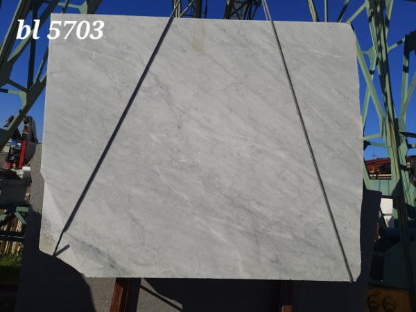 Carrara White bl 5703